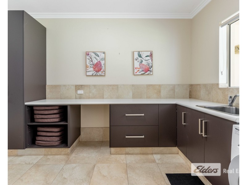 604 Frenchman Bay Road, Little Grove WA 6330