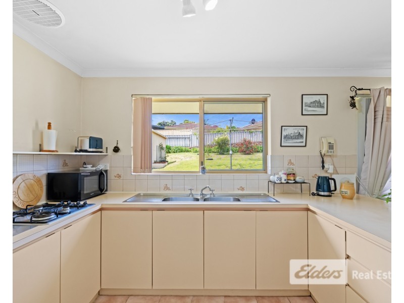 36 Barnesby Drive, Yakamia WA 6330