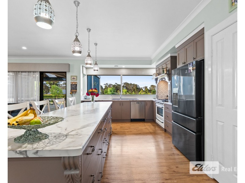 18 Owen Court, Warrenup WA 6330