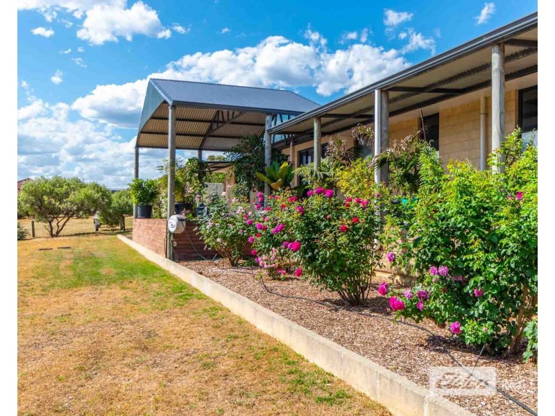 75 Woodward Heights, Hay WA 6333