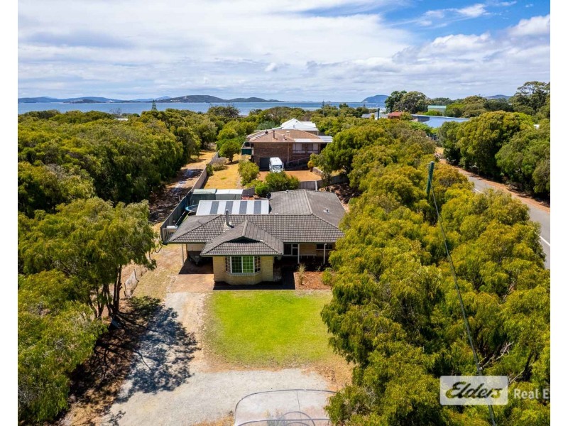 129 Bay View Drive, Little Grove WA 6330