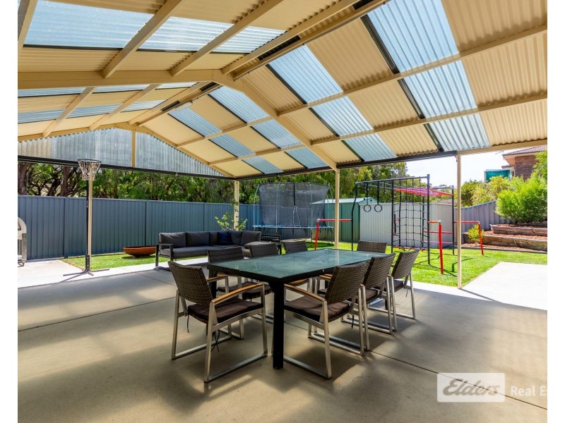 129 Bay View Drive, Little Grove WA 6330