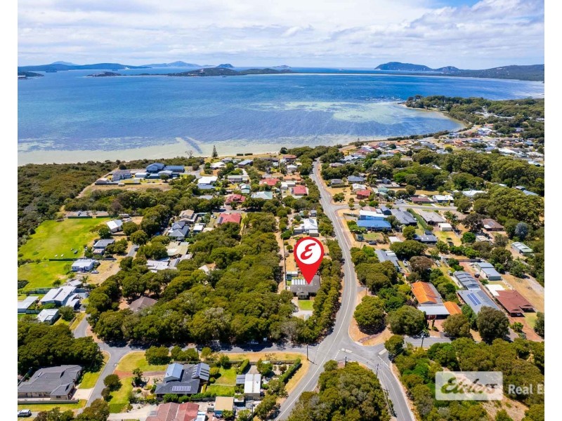 129 Bay View Drive, Little Grove WA 6330