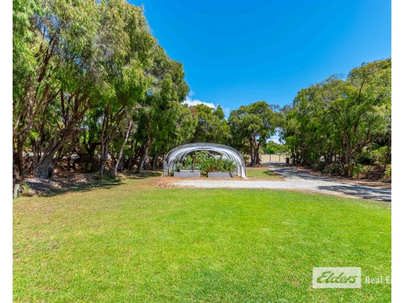 129 Bay View Drive, Little Grove WA 6330