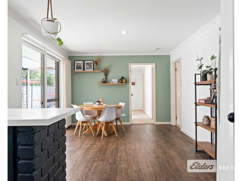 129 Bay View Drive, Little Grove WA 6330