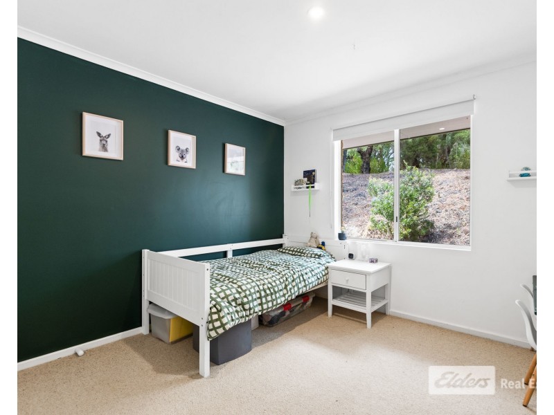 129 Bay View Drive, Little Grove WA 6330