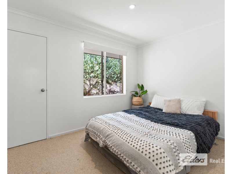 129 Bay View Drive, Little Grove WA 6330