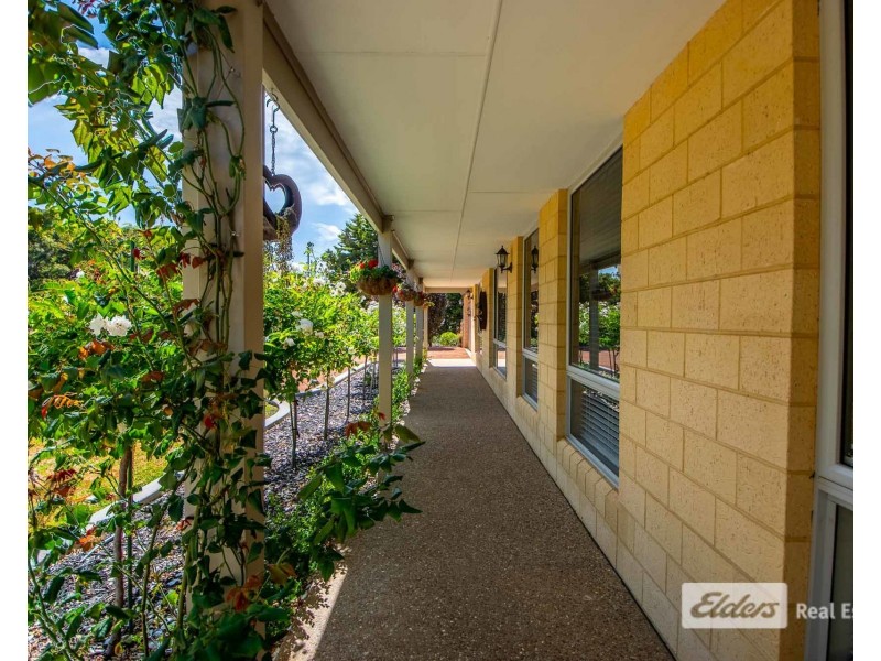 25 Gladville Road, Mckail WA 6330