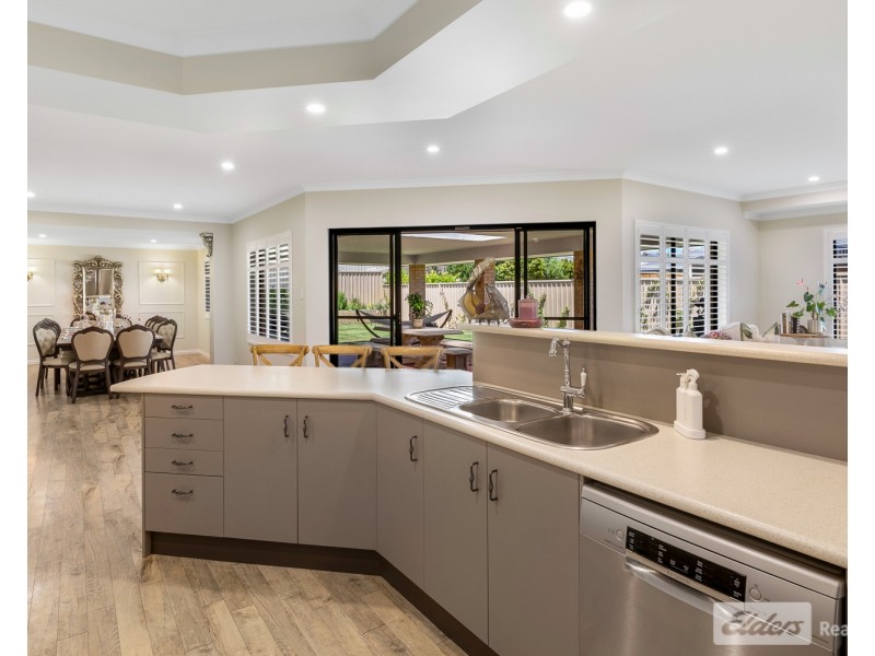 8 Grandis Way, Yakamia WA 6330