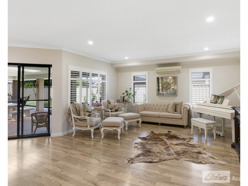 8 Grandis Way, Yakamia WA 6330