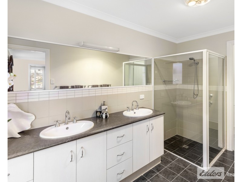 8 Grandis Way, Yakamia WA 6330