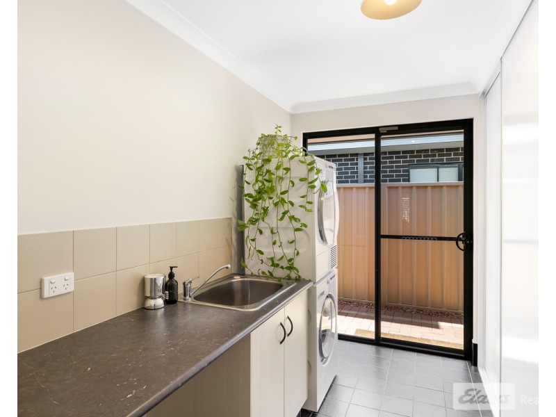 8 Grandis Way, Yakamia WA 6330