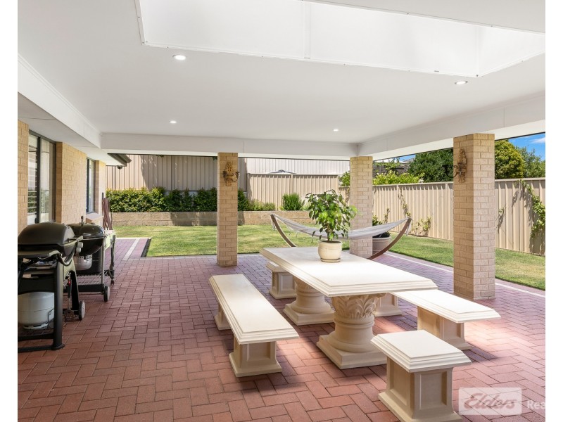 8 Grandis Way, Yakamia WA 6330