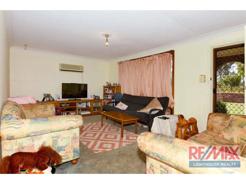 40 Jacaranda Crescent, Withers WA 6230