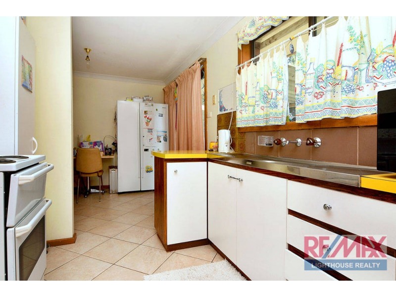 40 Jacaranda Crescent, Withers WA 6230