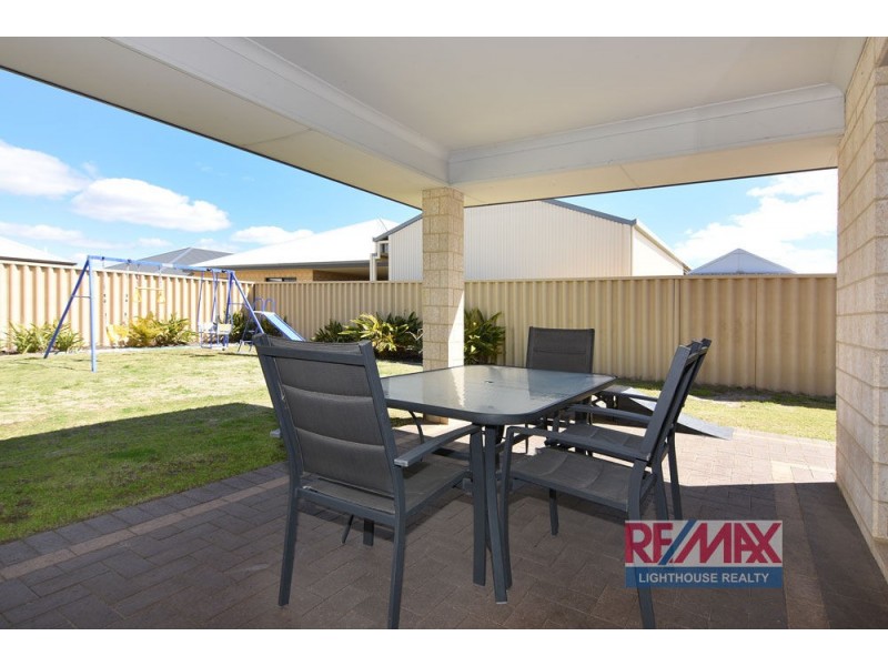 4 Oldfield Street, Millbridge WA 6232