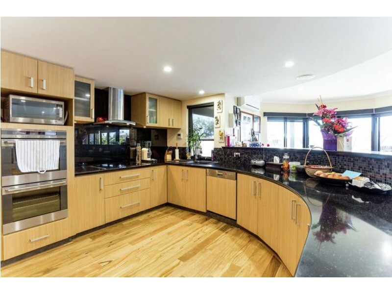 9 Portofino Crescent, Pelican Point WA 6230