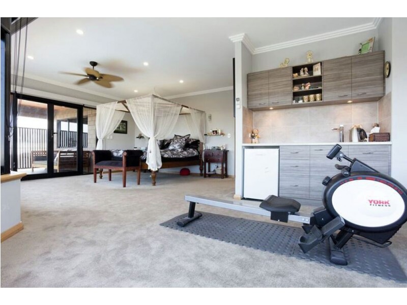 9 Portofino Crescent, Pelican Point WA 6230