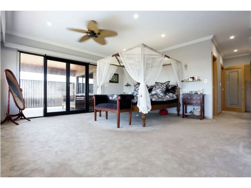 9 Portofino Crescent, Pelican Point WA 6230