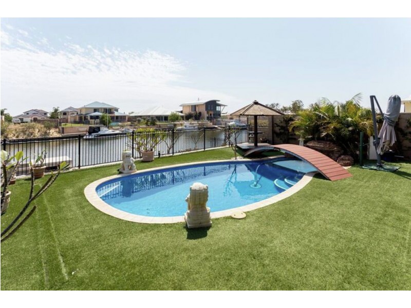 9 Portofino Crescent, Pelican Point WA 6230