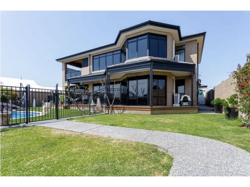 9 Portofino Crescent, Pelican Point WA 6230