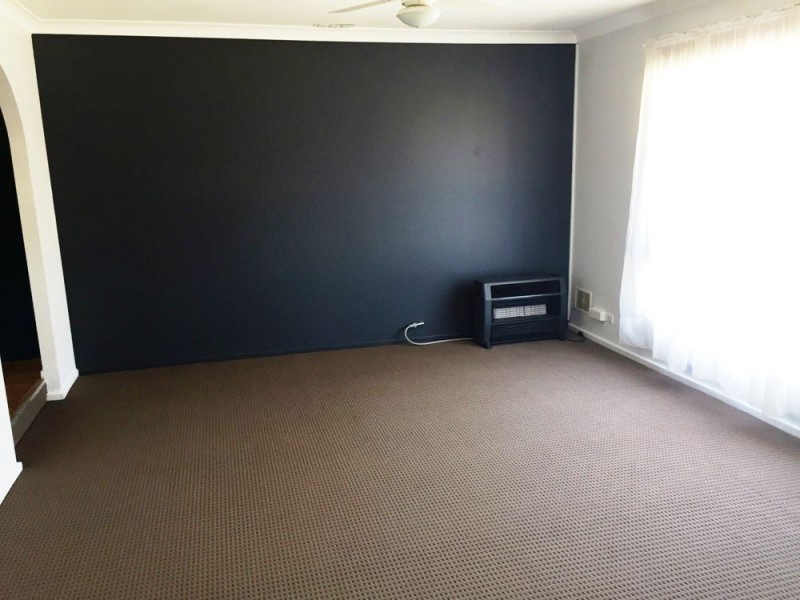 8 Roscommon Place, Withers WA 6230