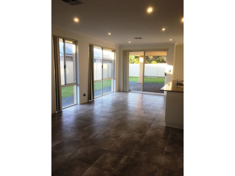 36 Barker Boulevard, Glen Iris WA 6230