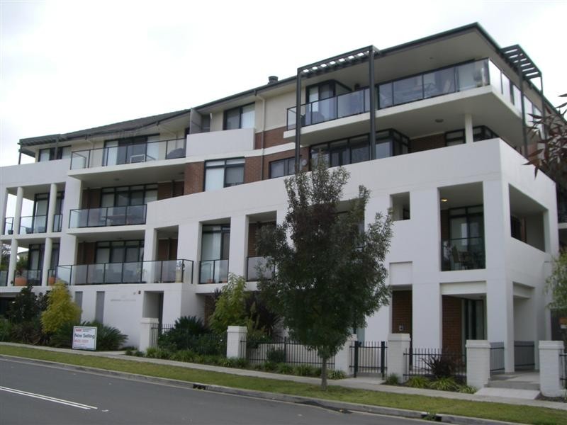 201/26 Parkside Cres, Campbelltown NSW 2560