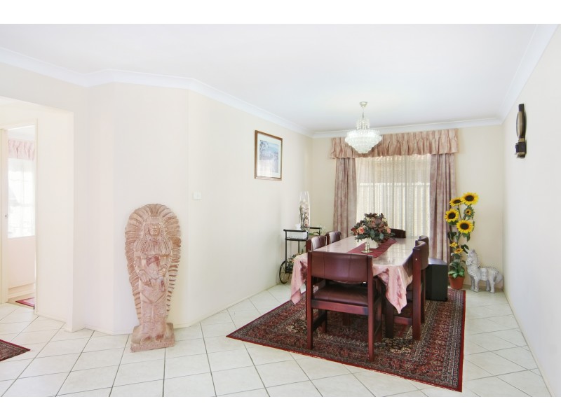 4 Namoi Crct, Wattle Grove NSW 2173