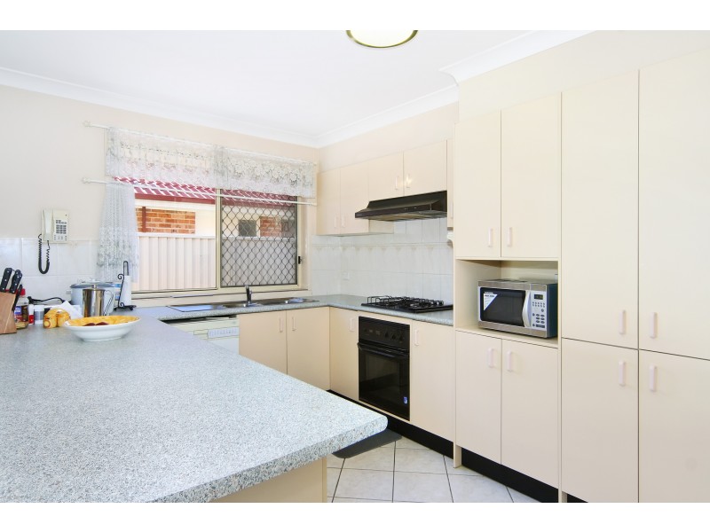 4 Namoi Crct, Wattle Grove NSW 2173