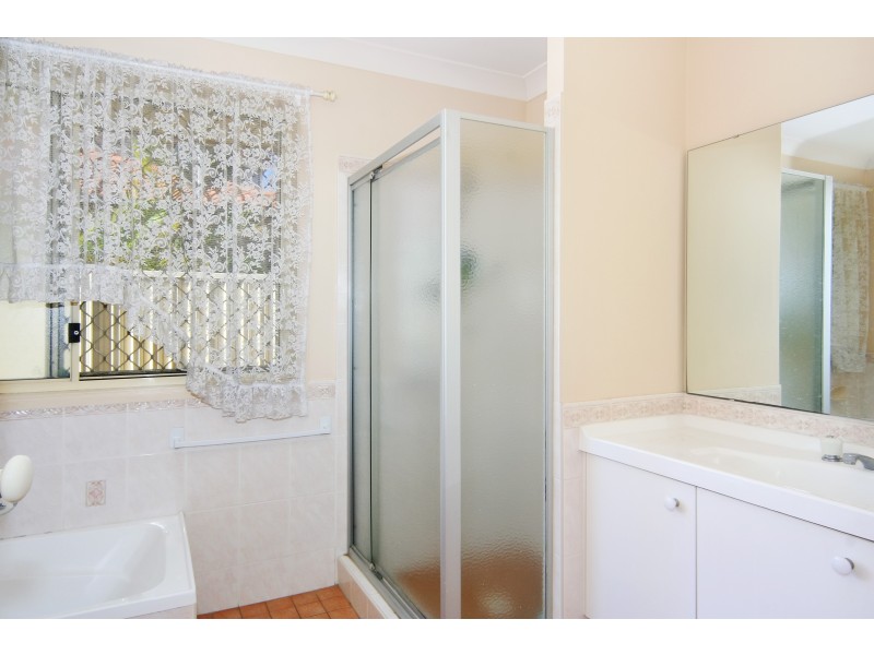 4 Namoi Crct, Wattle Grove NSW 2173