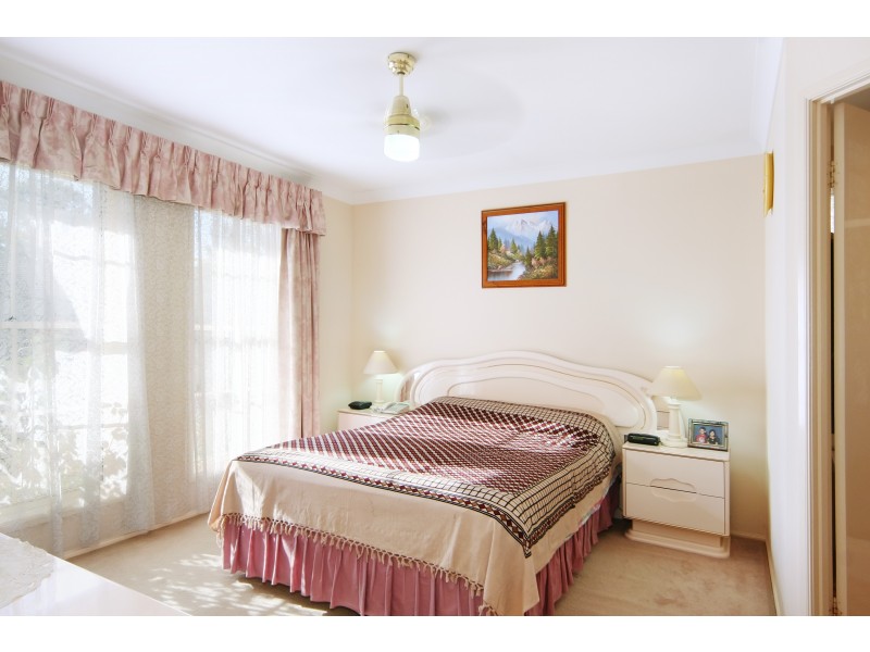 4 Namoi Crct, Wattle Grove NSW 2173