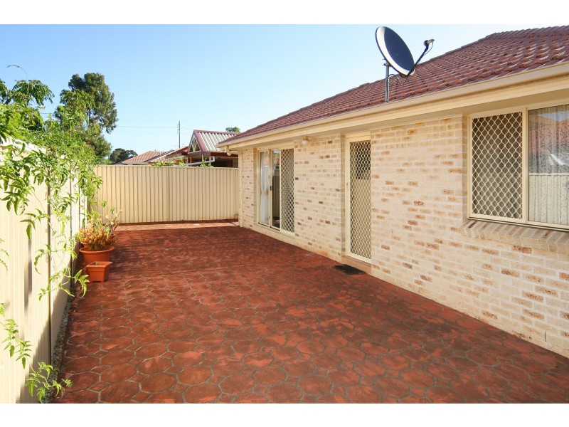 4 Namoi Crct, Wattle Grove NSW 2173