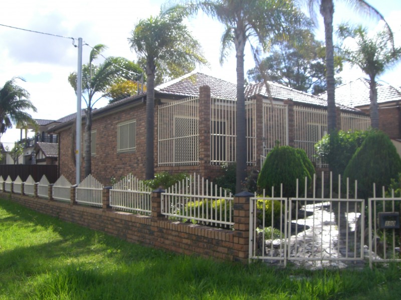 190 Roberts Rd, Greenacre NSW 2190