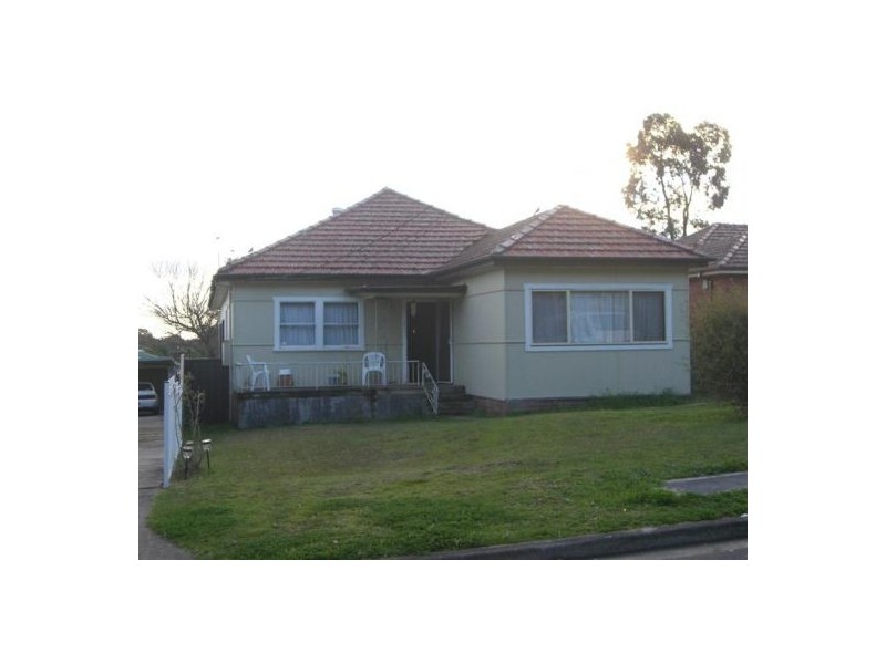 10 Clarke St, Bass Hill NSW 2197