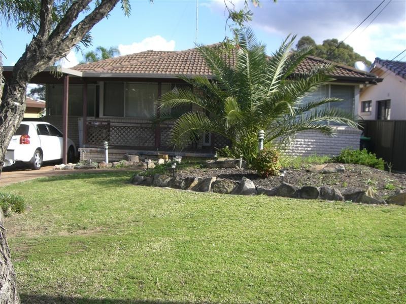 6 Lucinda Avenue, Georges Hall NSW 2198