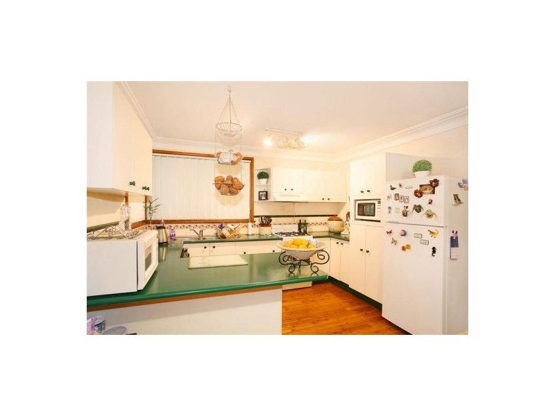 6 Dell Place, Georges Hall NSW 2198