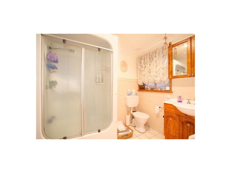 6 Dell Place, Georges Hall NSW 2198