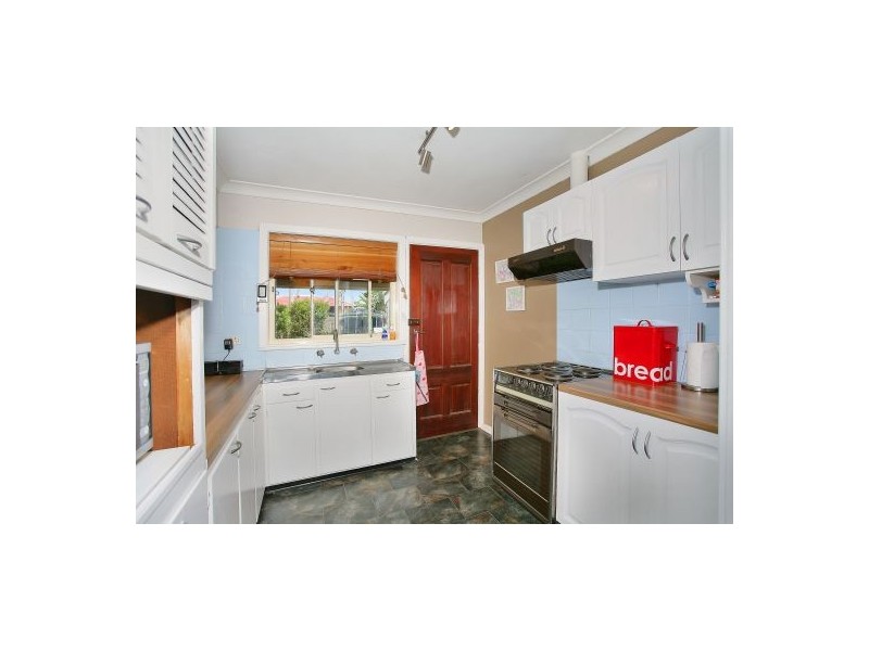 18 Dernancourt Pde, Milperra NSW 2214