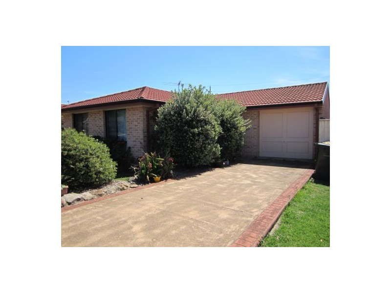 10 Abbott Place, Ingleburn NSW 2565