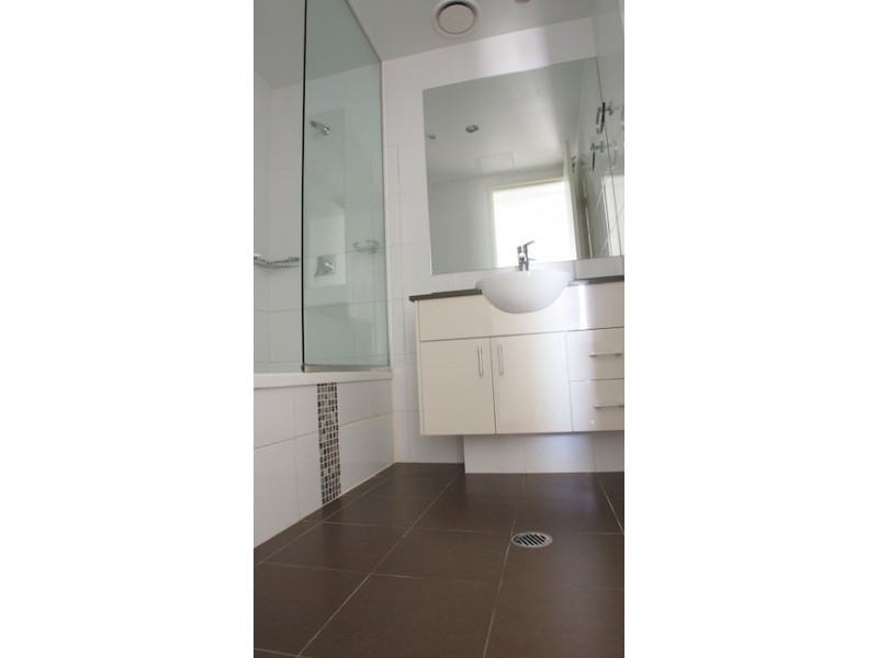 2 Aqua Street, Southport QLD 4215