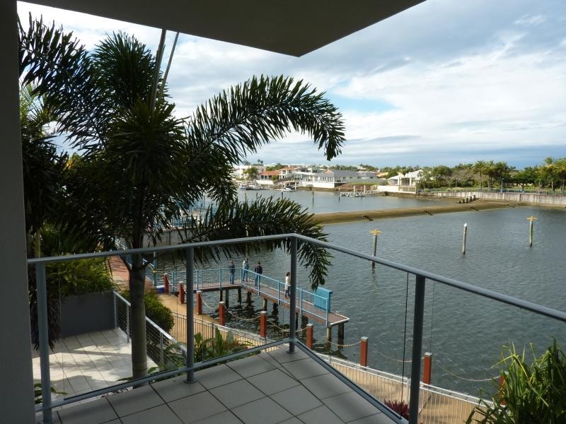 51 Grand Parade, Kawana Island QLD 4575