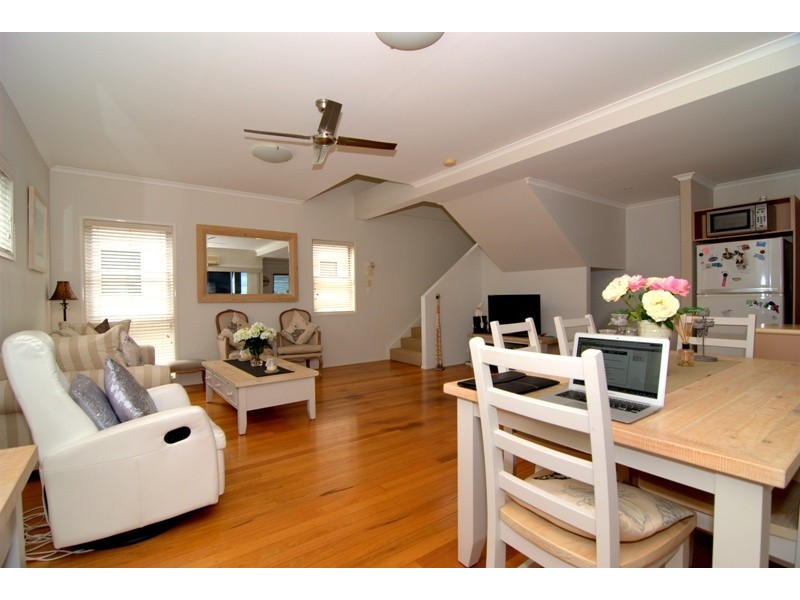 21 Hazelwood Street, Highgate Hill QLD 4101