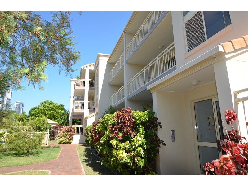 6/74 Thomas Drive, Chevron Island QLD 4217