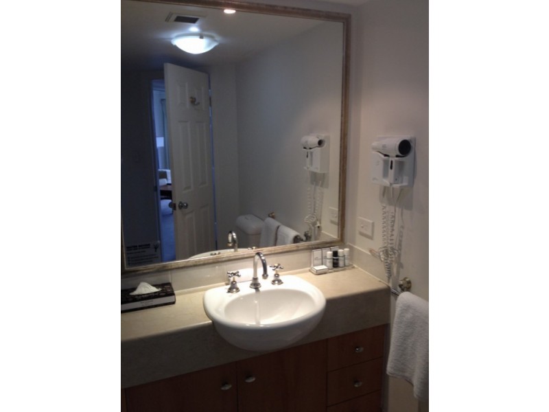 2036/2633 Gold Coast Highway, Broadbeach QLD 4218