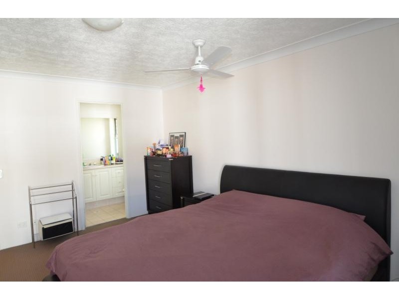 15/37 Mawarra Street, Chevron Island QLD 4217