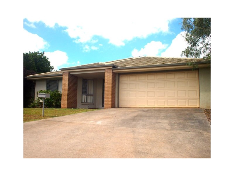 17 Shaw Place, Redland Bay QLD 4165