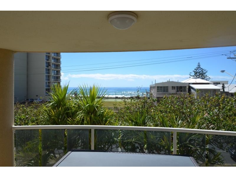 59 Pacific St, Main Beach QLD 4217