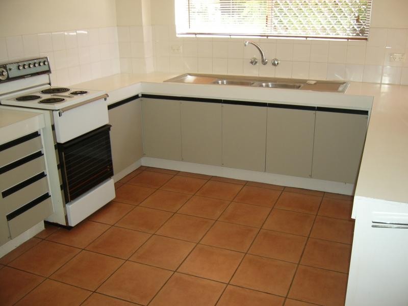 4/282 Marine Parade, Labrador QLD 4215