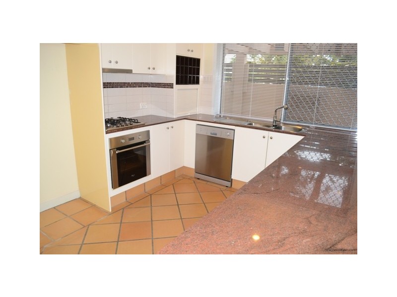 181 Stanhill Drive, Chevron Island QLD 4217